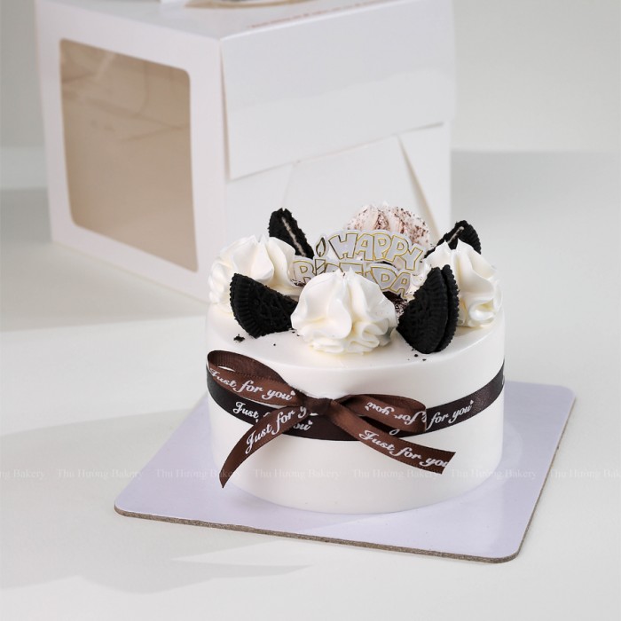 Bánh sinh nhật mini trang trí oreo đơn giản