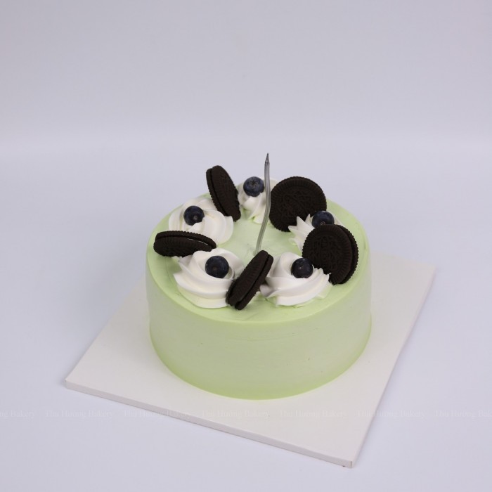 Mẫu bánh sinh nhật phong cách tối giản